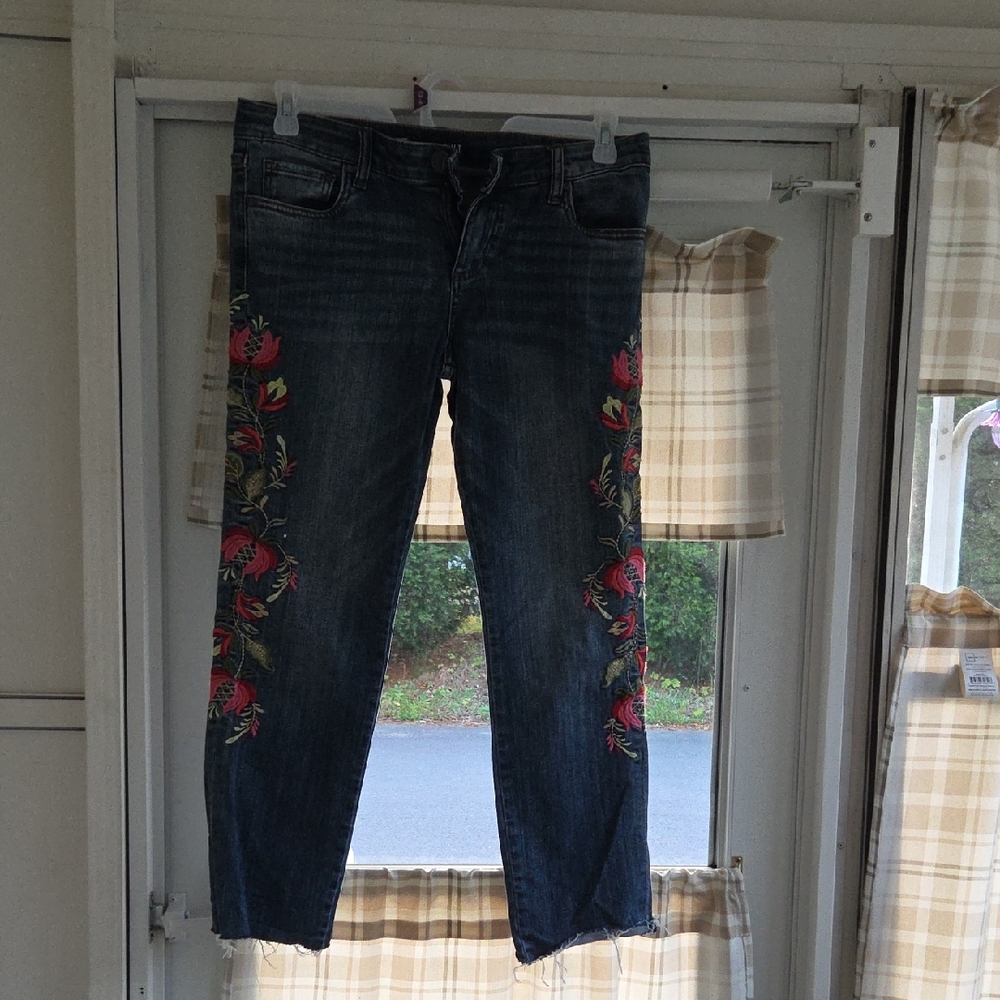 Kut from the Kloth Red and Blue Cropped Ankle Jeans with Floral Embroidery